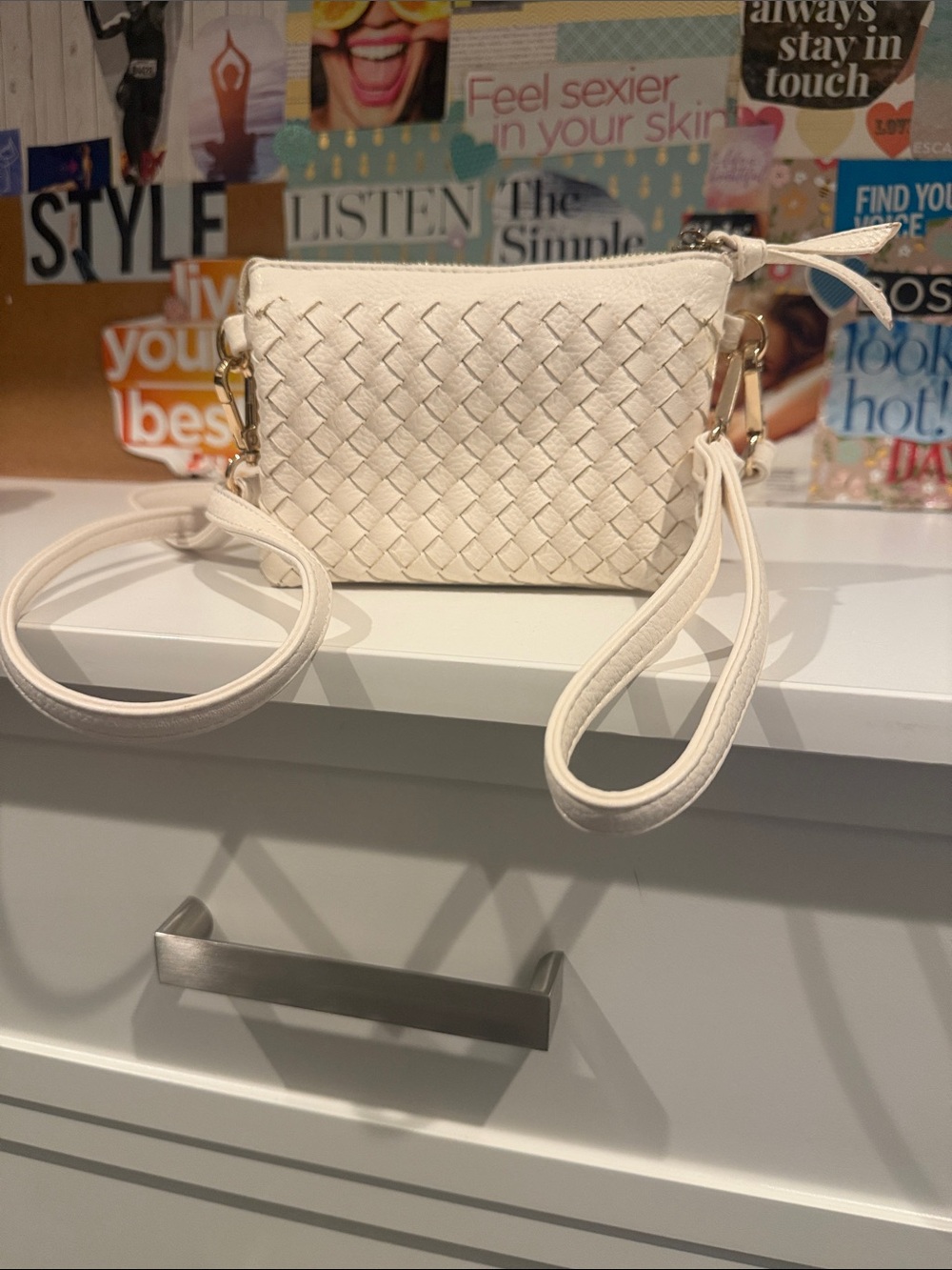 Charming Charlie Cream Woven Wristlet Crossbody- so many little hidden pockets!